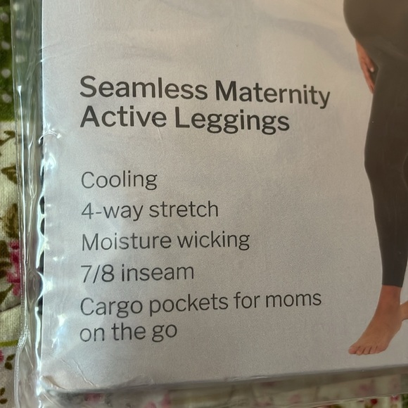 Destination Maternity black leggings Cooling 4way stretch Cargo pocket NEW SZ L - Picture 2 of 5